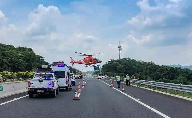 府谷高速公路汽车救援案例